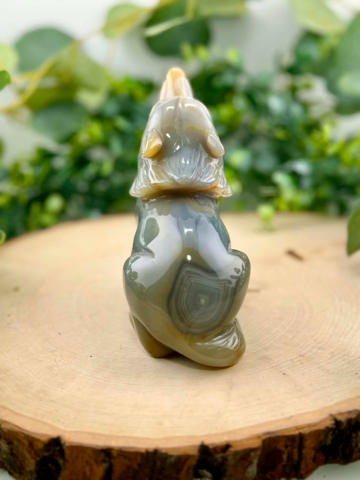Banded Agate Howling Wolf Carving | Carved Natural Agate Animal Statue