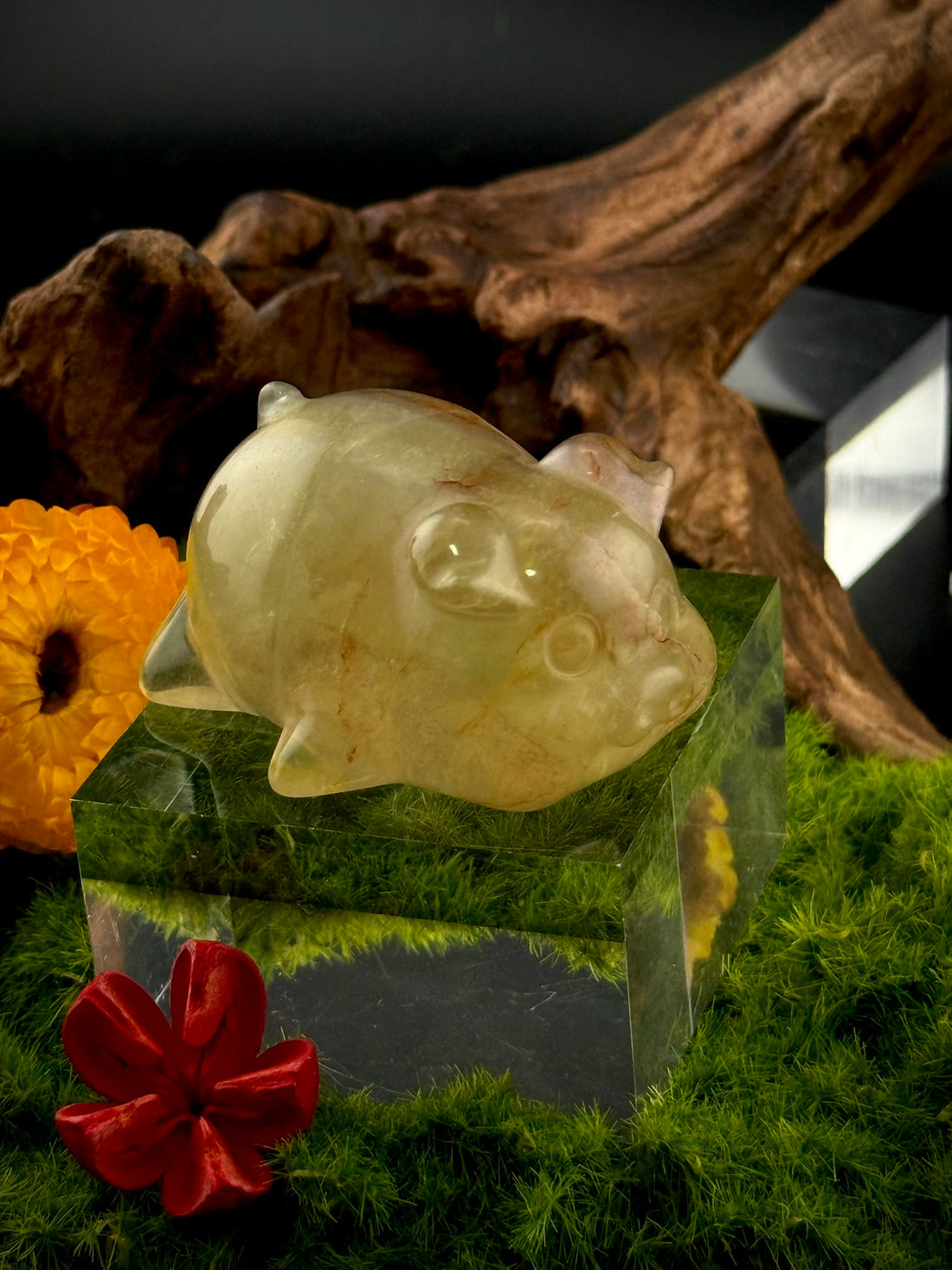 Fluorite Laying Pig Carvings