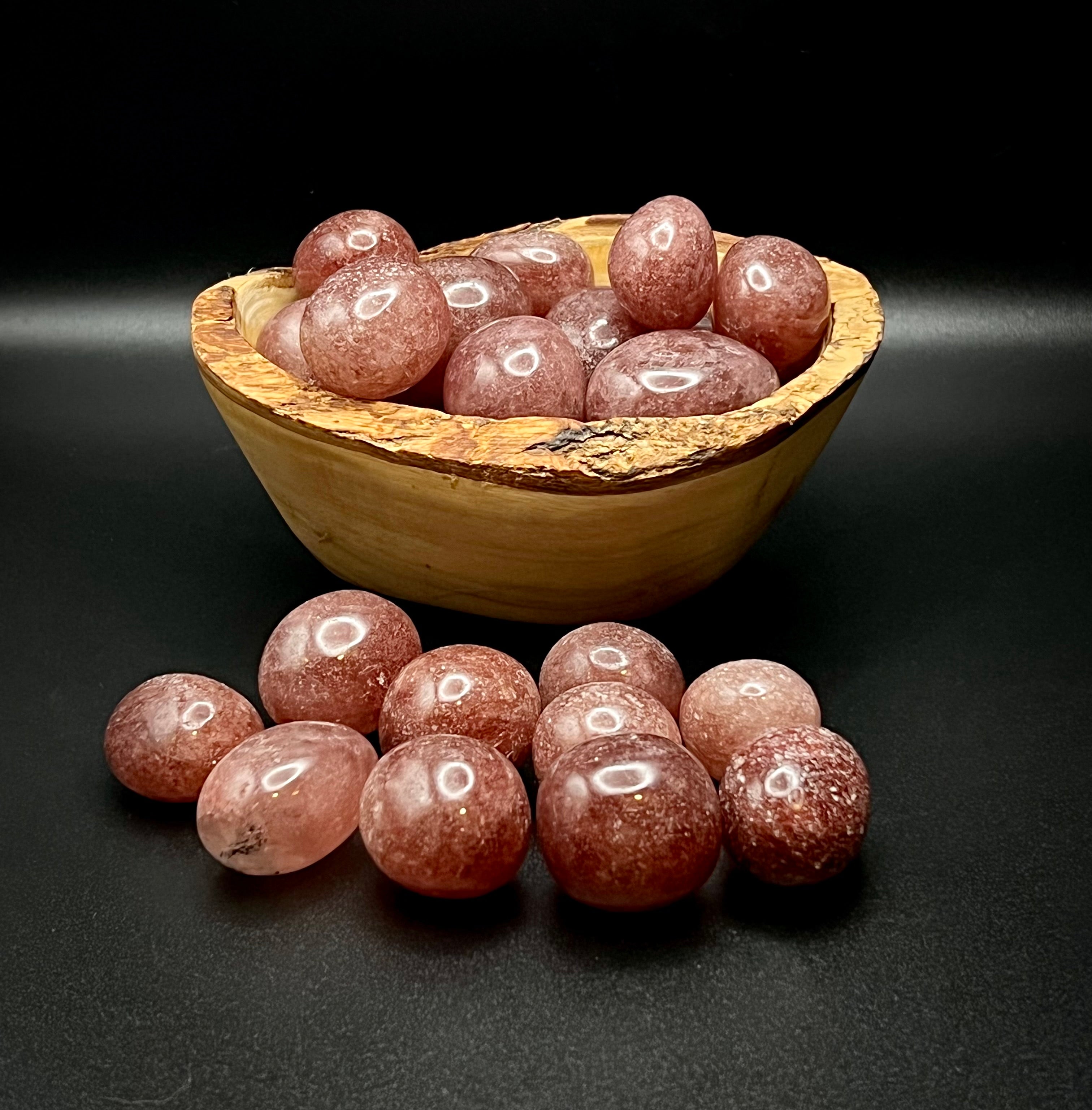 Strawberry Quartz Tumble – Large Polished Natural Stone