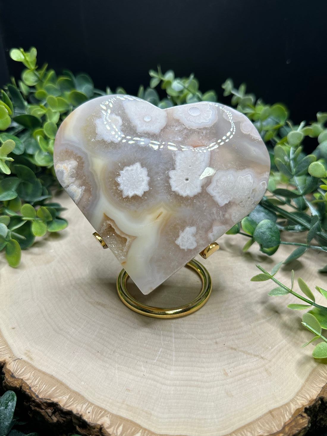 Flower Agate Heart Carving