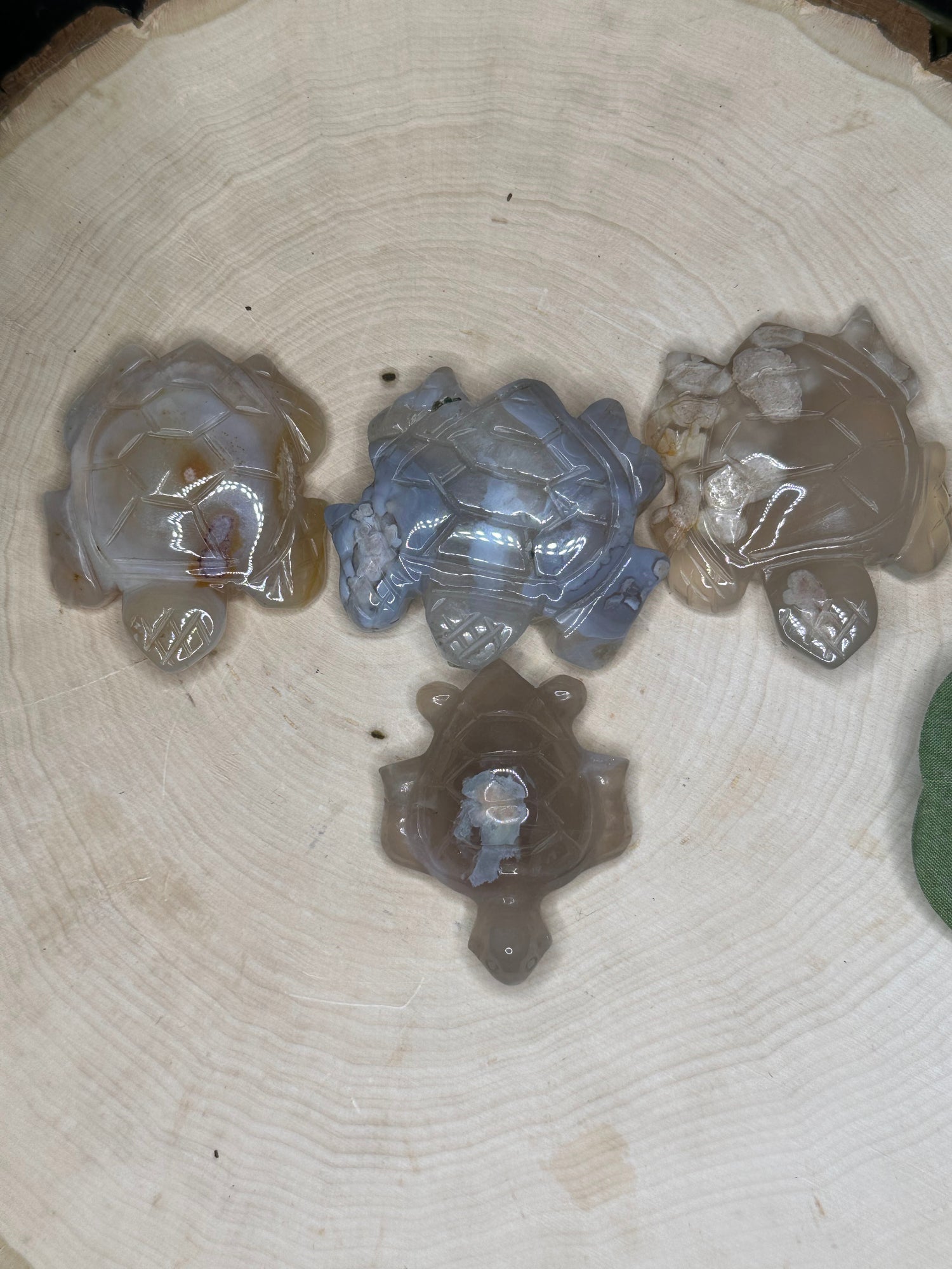 Flower Agate Sea Turtle Carving