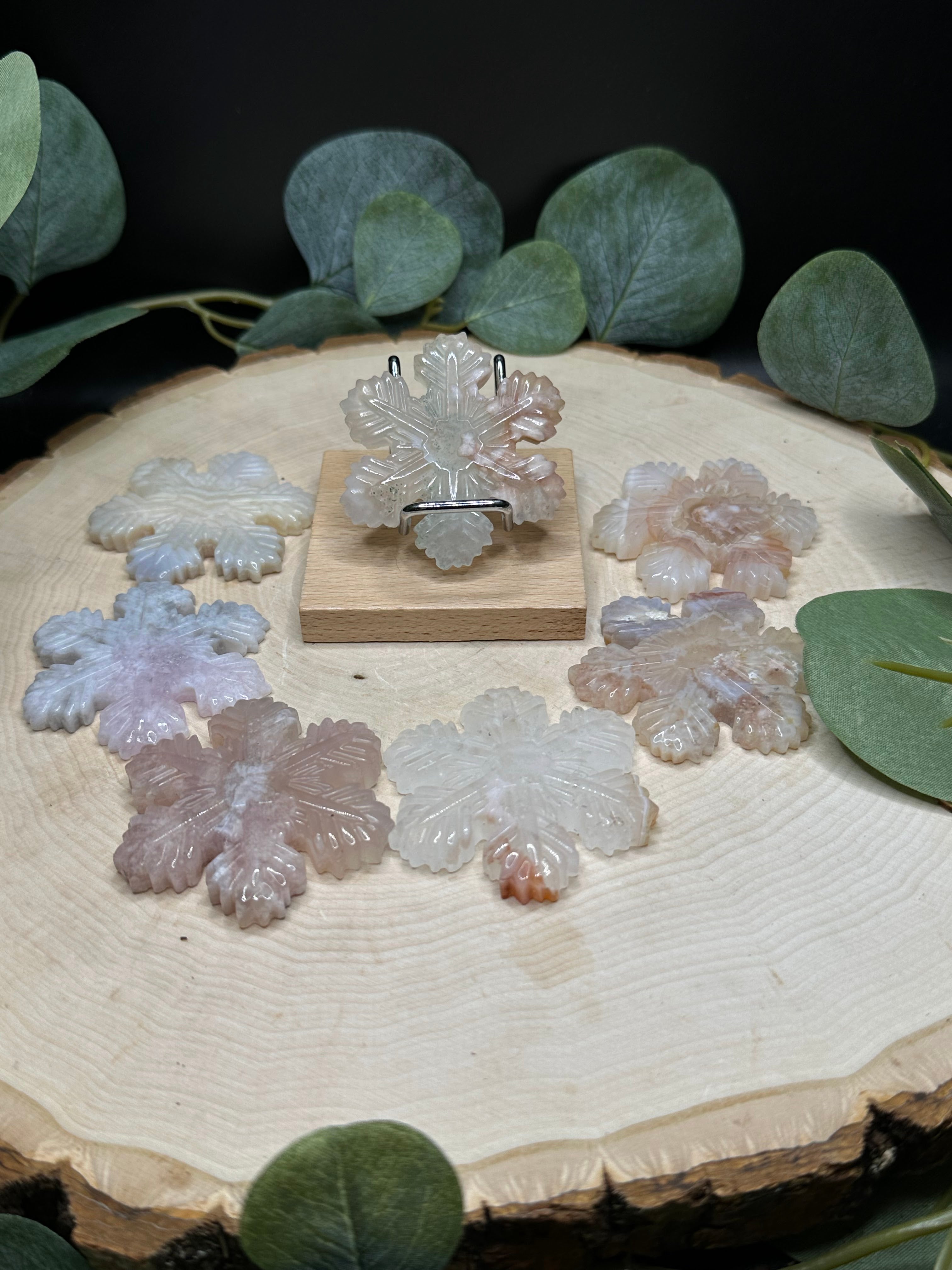 Flower Agate Snowflake Carving