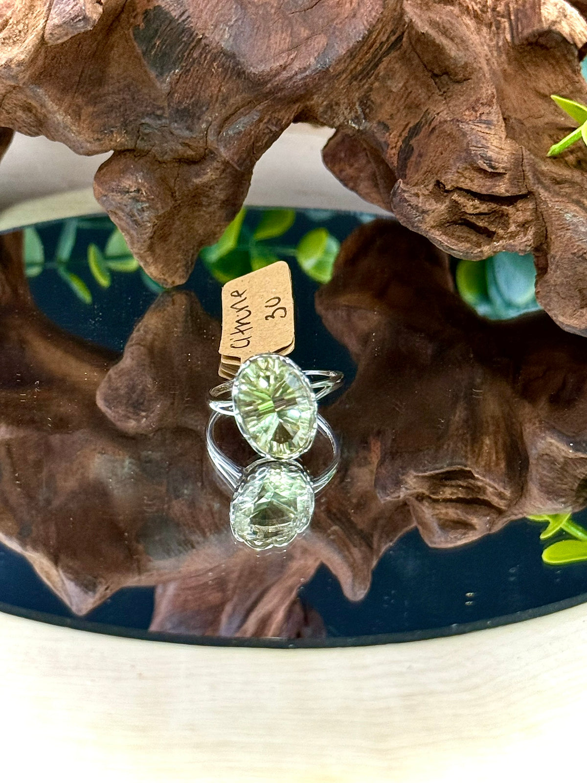 Citrine adjustable ring, detailed view