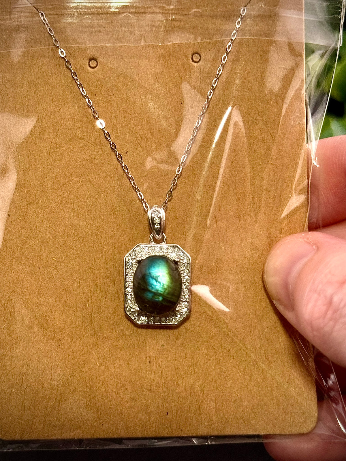 Labradorite pendant set in sterling silver